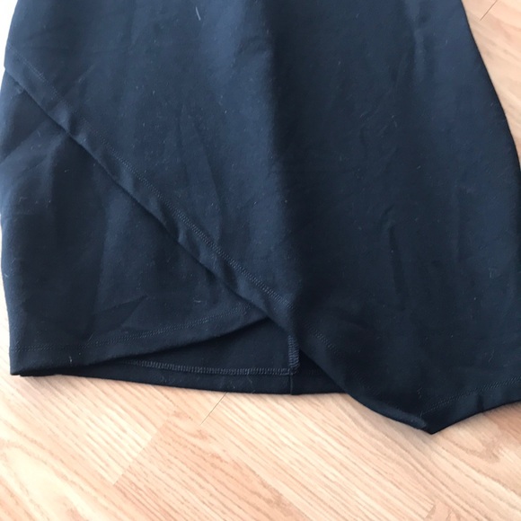 Lulu’s LBD - Picture 3 of 7